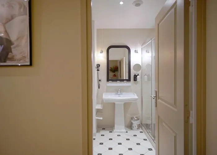 Hotel Littéraire Gustave Flaubert, Bw Signature Collection 4*